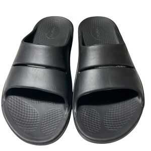 OOFOS OOahh Black Slide Unisex Sandals M-10 W-12 Euro 43 Sport Recovery.